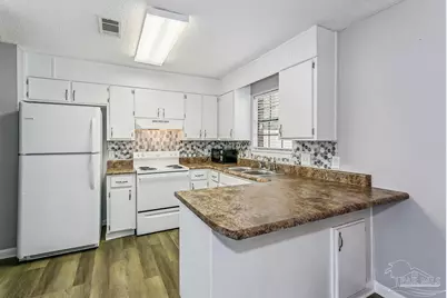 6931 Falcon Dr, Pensacola, FL 32526 - Photo 12