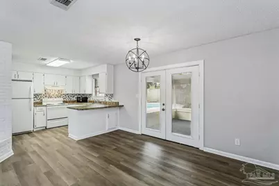 6931 Falcon Dr, Pensacola, FL 32526 - Photo 10