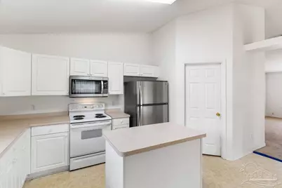 9523 Parker Pl Dr, Navarre, FL 32566 - Photo 10