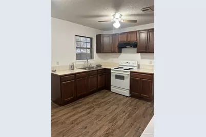 1105 W Strong St, Pensacola, FL 32501 - Photo 4