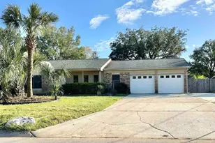 3585 Blueridge Dr, Pensacola, FL 32504 - Photo 1