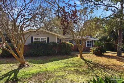 402 Navarre St, Gulf Breeze, FL 32561 - Photo 1