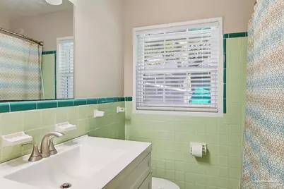 402 Navarre St, Gulf Breeze, FL 32561 - Photo 24