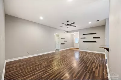 8445 Rynes Cir, Navarre, FL 32566 - Photo 6