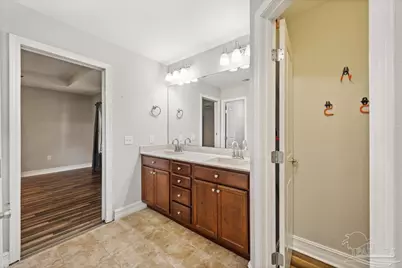 8445 Rynes Cir, Navarre, FL 32566 - Photo 18