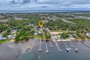 5292 Soundside Dr, Gulf Breeze, FL 32563 - Photo 48