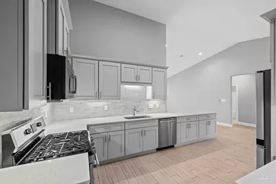 5292 Soundside Dr, Gulf Breeze, FL 32563 - Photo 10