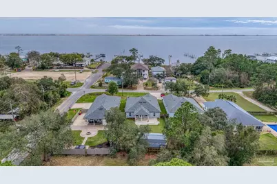 5292 Soundside Dr, Gulf Breeze, FL 32563 - Photo 50