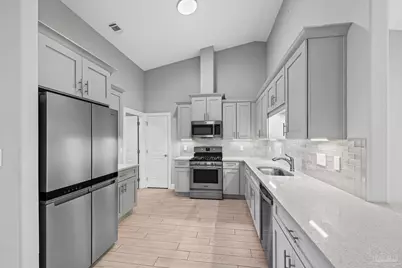 5292 Soundside Dr, Gulf Breeze, FL 32563 - Photo 14