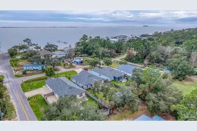 5292 Soundside Dr, Gulf Breeze, FL 32563 - Photo 54