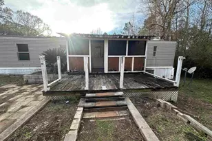 222 Vann Cir, Laurel Hill, FL 32567 - Photo 4