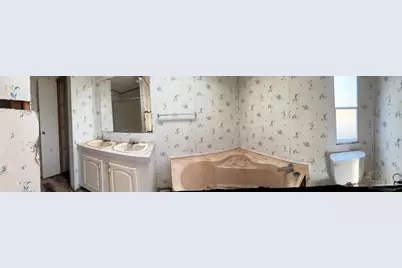 222 Vann Cir, Laurel Hill, FL 32567 - Photo 12