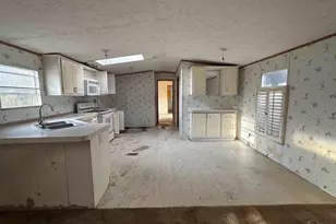 222 Vann Cir, Paxton, FL 32567 - Photo 24