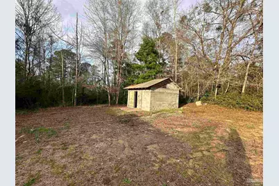 222 Vann Cir, Laurel Hill, FL 32567 - Photo 2