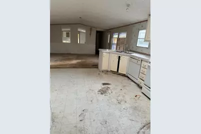 222 Vann Cir, Laurel Hill, FL 32567 - Photo 6