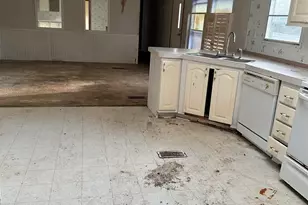 222 Vann Cir, Laurel Hill, FL 32567 - Photo 6