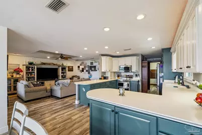 7121 Wells Ave, Navarre, FL 32566 - Photo 14