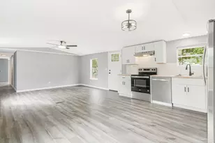 5658 Government Dr, Gulf Breeze, FL 32563 - Photo 8