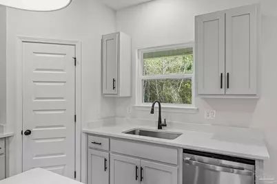 5743 San Blas St, Milton, FL 32583 - Photo 10