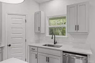 5743 San Blas St, Milton, FL 32583 - Photo 10