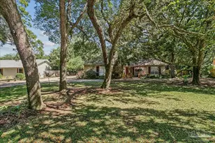 2437 W Bayshore Rd, Gulf Breeze, FL 32563 - Photo 58