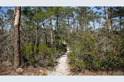 2437 W Bayshore Rd, Gulf Breeze, FL 32563 - Photo 70