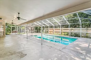 2437 W Bayshore Rd, Gulf Breeze, FL 32563 - Photo 44