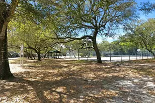 2437 W Bayshore Rd, Gulf Breeze, FL 32563 - Photo 58