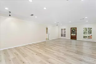 2437 W Bayshore Rd, Gulf Breeze, FL 32563 - Photo 18