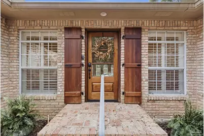 2437 W Bayshore Rd, Gulf Breeze, FL 32563 - Photo 1