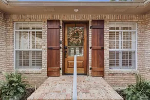 2437 W Bayshore Rd, Gulf Breeze, FL 32563 - Photo 1