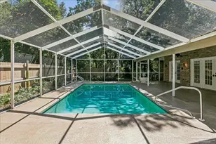2437 W Bayshore Rd, Gulf Breeze, FL 32563 - Photo 48