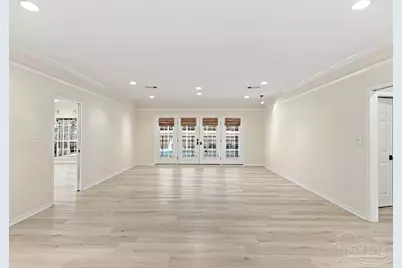 2437 W Bayshore Rd, Gulf Breeze, FL 32563 - Photo 10