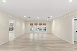 2437 W Bayshore Rd, Gulf Breeze, FL 32563 - Photo 10