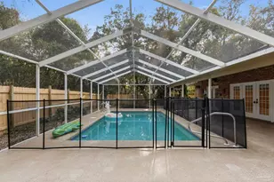 2437 W Bayshore Rd, Gulf Breeze, FL 32563 - Photo 32