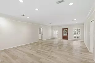 2437 W Bayshore Rd, Gulf Breeze, FL 32563 - Photo 12