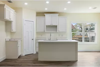 1913 W Chase St, Pensacola, FL 32502 - Photo 12