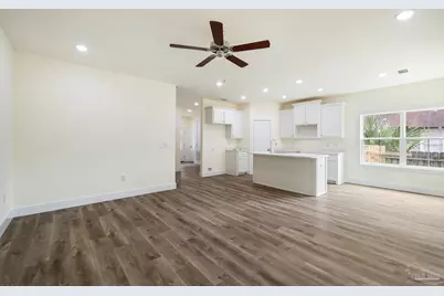1913 W Chase St, Pensacola, FL 32502 - Photo 10