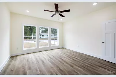 1915 W Chase St, Pensacola, FL 32502 - Photo 6