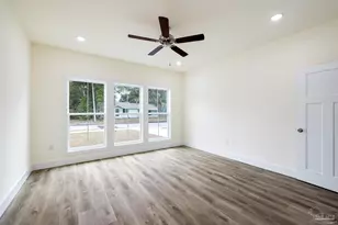 1915 W Chase St, Pensacola, FL 32502 - Photo 6