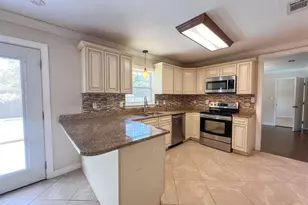 11 Gunn Cir, Pensacola, FL 32506 - Photo 8