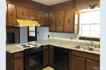 2015 Frontera St, Navarre, FL 32566 - Photo 8