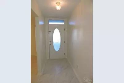 1913 Gulf Bay Ln, Pensacola, FL 32506 - Photo 2