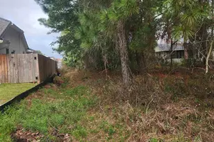 3212 Duke Dr, Gulf Breeze, FL 32563 - Photo 1