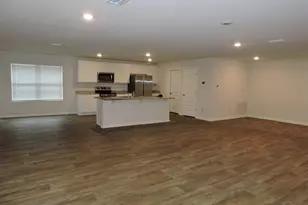 3902 James Stovall St, Pensacola, FL 32526 - Photo 6