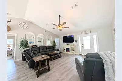 6837 Sagebrush Ln, Milton, FL 32570 - Photo 4