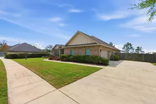 2677 Tulip Hill Rd, Pace, FL 32571 - Photo 2