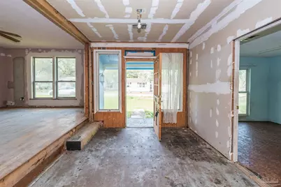 215 Hermey Ave, Pensacola, FL 32507 - Photo 6