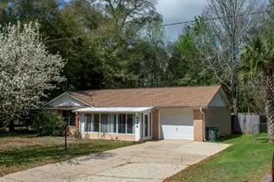 6514 Oakcrest Rd, Milton, FL 32570 - Photo 1