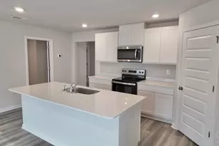 8054 Fox Hunt Dr, Milton, FL 32583 - Photo 4